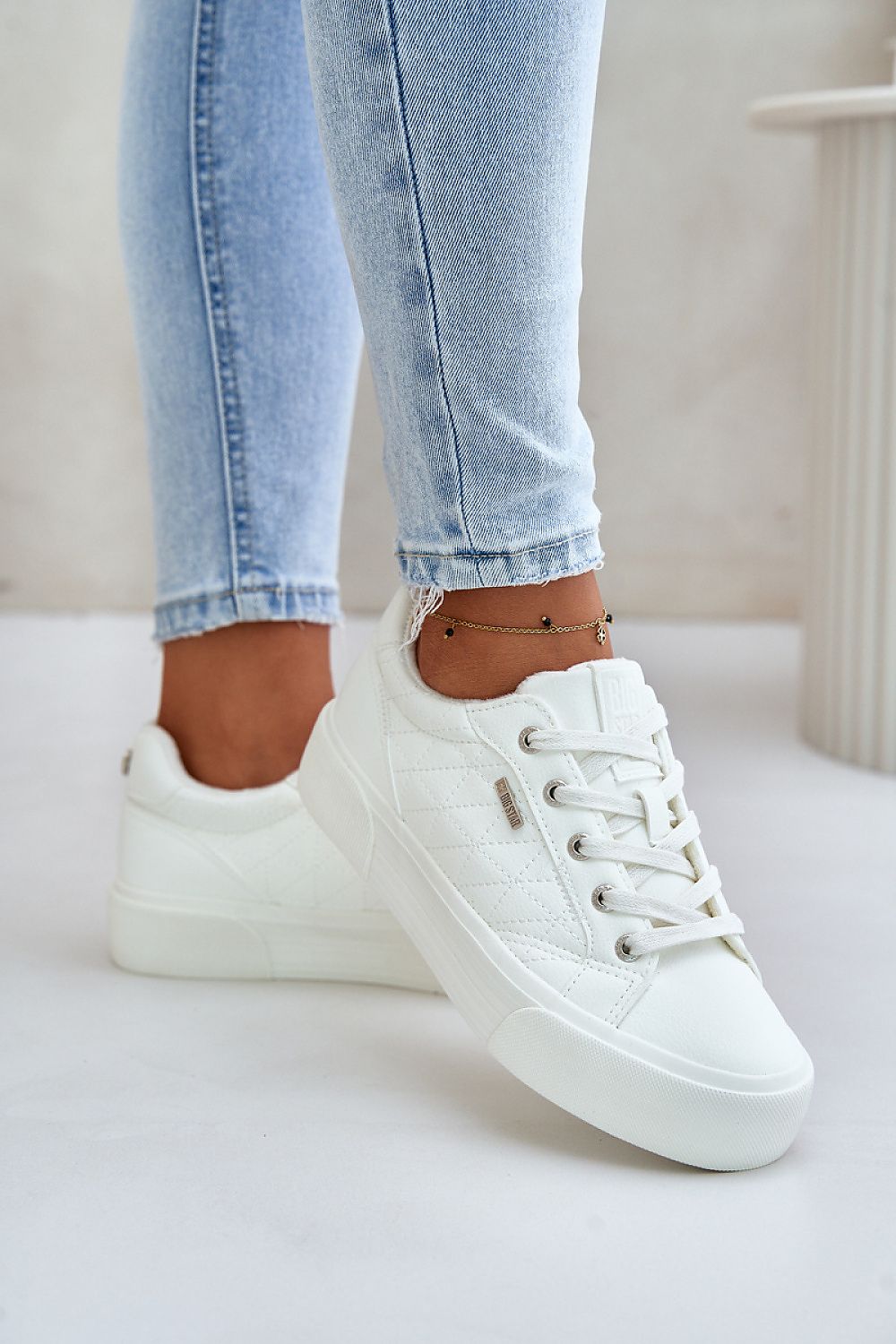 Sneakers Step in style